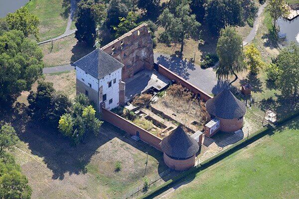 Konzerválják és felújítják a XV. századi vár romjait