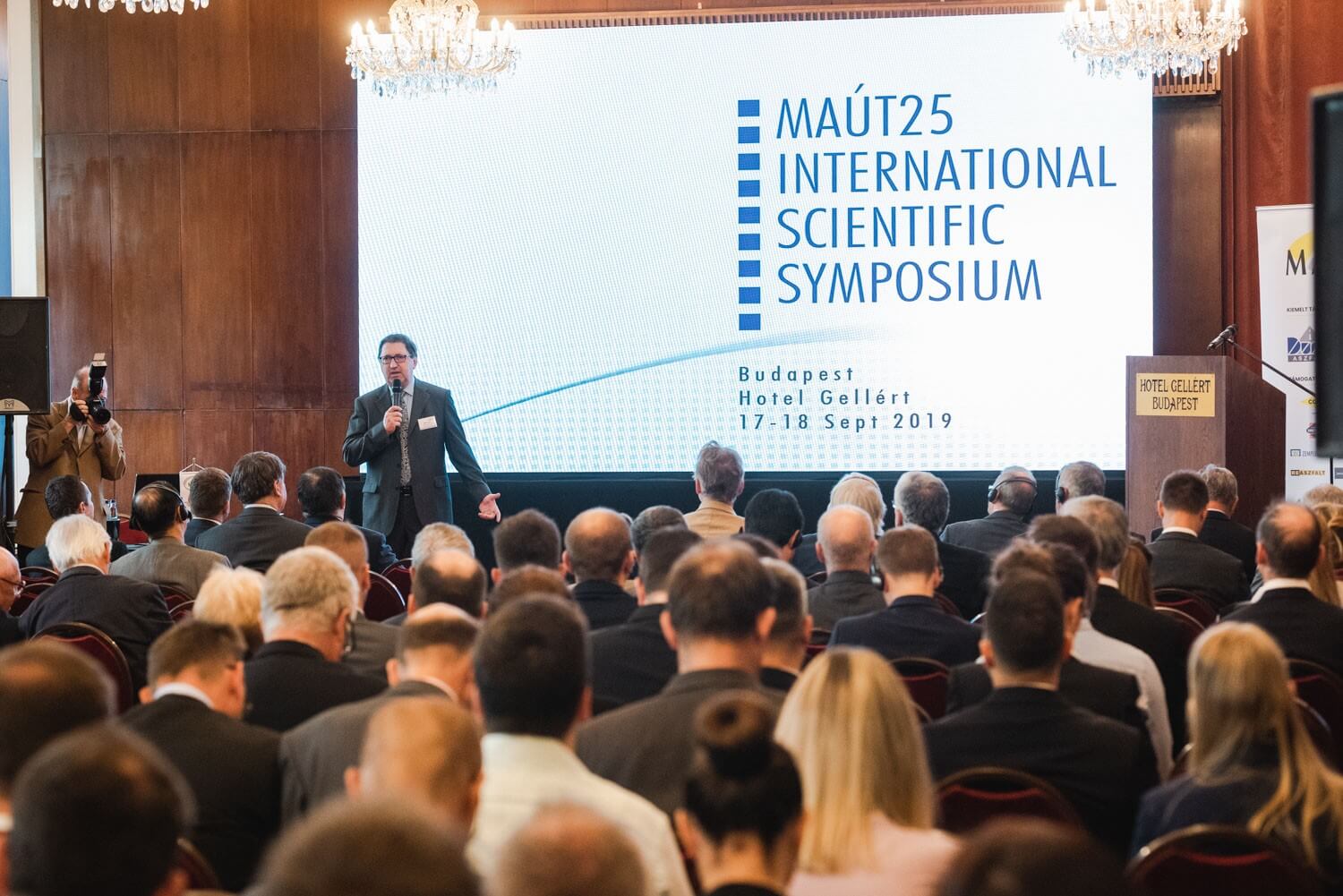 Az út- és vasútépítés elitje jött Budapestre a MAÚT25 jubileumi konferenciára