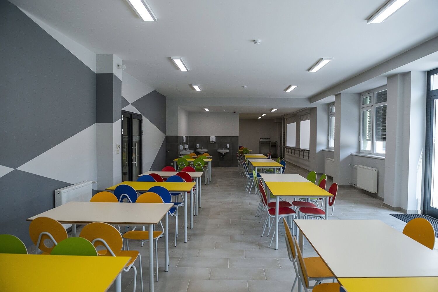 Modern új iskolával oldotta meg a tanteremhiányt Kiskunfélegyháza