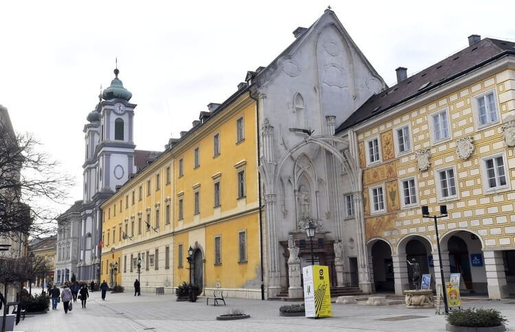 Több mint 250 éves műemlék újul meg Székesfehérváron
