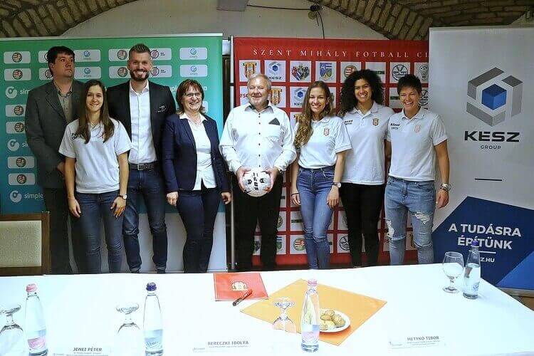 A női labdarúgást támogatja Szegeden a KÉSZ