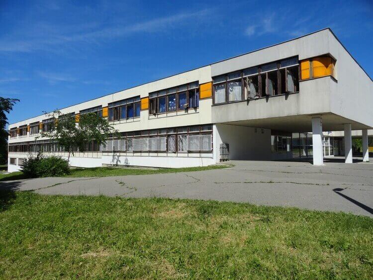 Két éve üresen álló iskola felújítása kezdődik meg Pécsen
