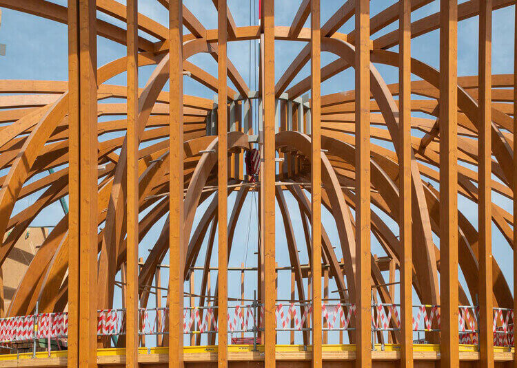 Már a belső munkák indulnak Dubajban a különleges faszerkezetű magyar pavilonon