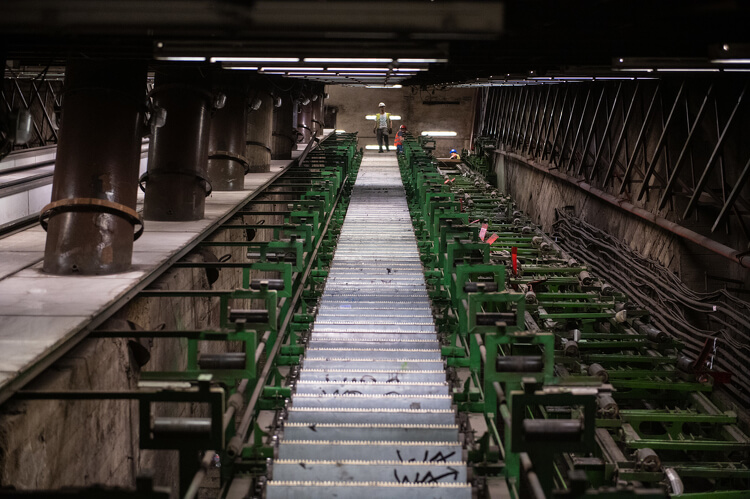 M3-as metró: a Deák téren bányászati földmunkákkal készül a liftakna - galéria