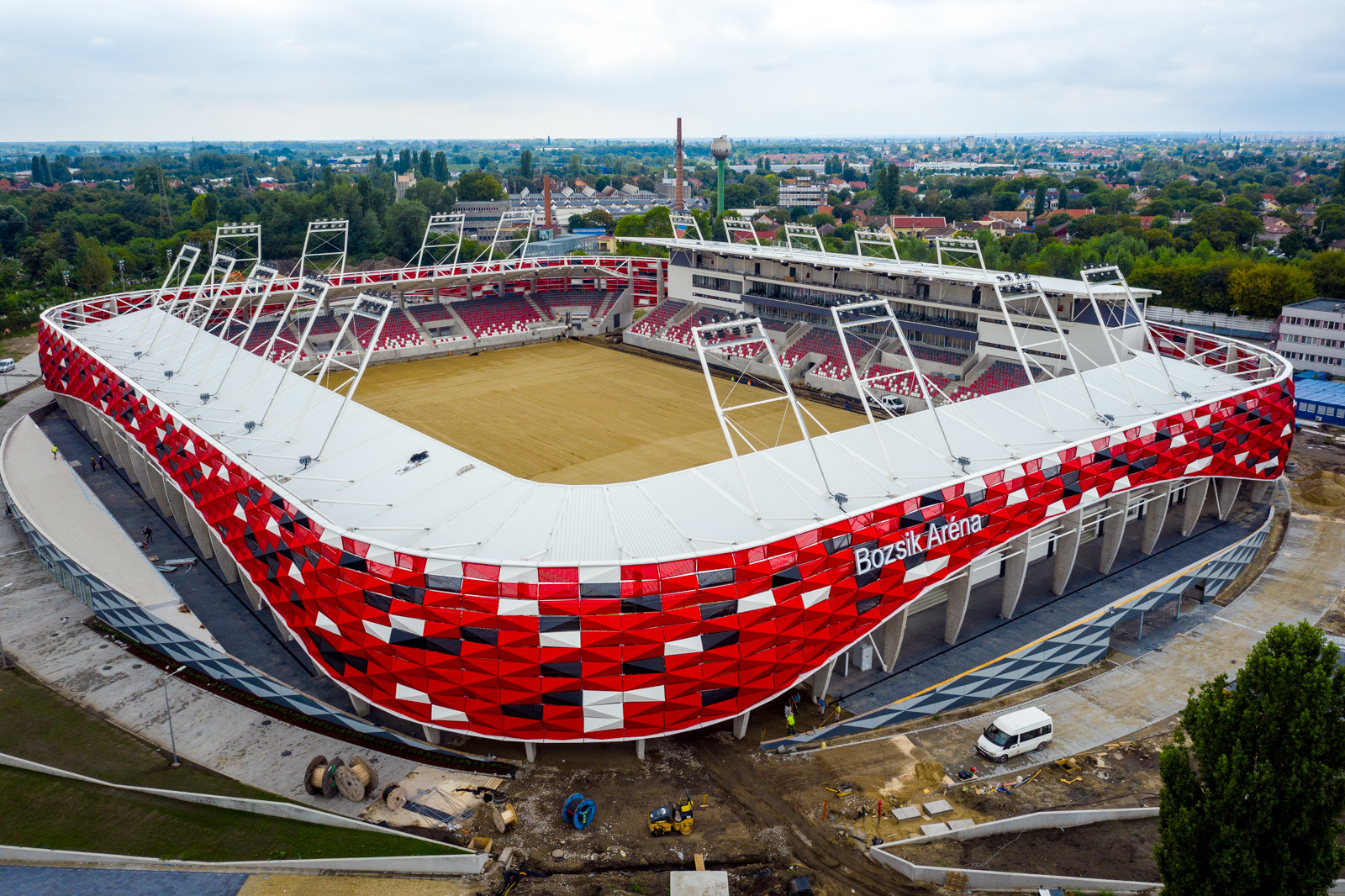 Az ellenfeleknek pokol, a Honvédnak otthon – itt tart a Bozsik-stadion projektje | Magyar Építők