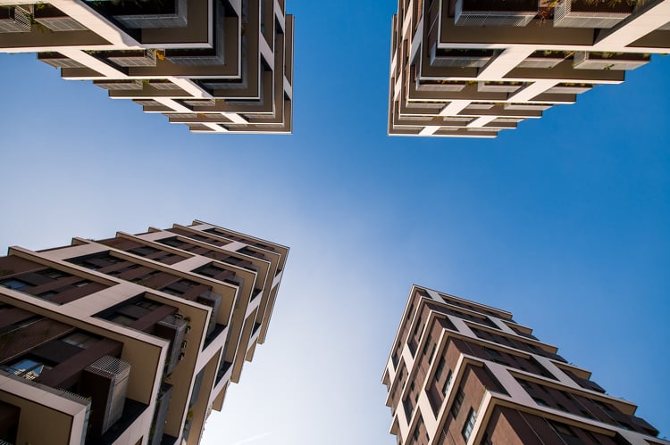 Már költözhetőek az országban egyedülálló, 17 emeletes lakótornyok Újpesten