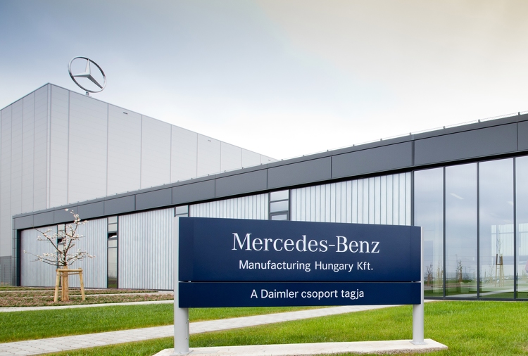 Bővíti kecskeméti gyárát a Mercedes: tisztán elektromos autókat fognak gyártani