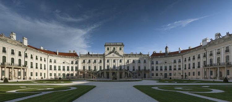 Otthonra lelnek az Esterházy-kincsek: folytatódik a fertődi kastély felújítása