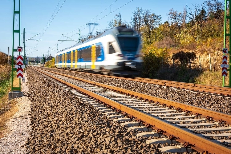A nyár elején adnak át 13 kilométernyi új vasúti pályát a fővárosi agglomerációban