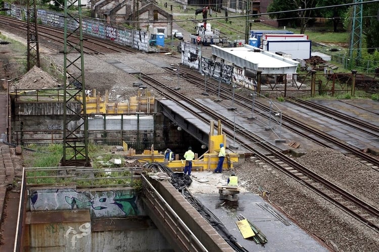Már épül a harmadik vágány a Keleti és Kőbánya között: így fejlesztik a vasutat a fővárostól Miskolc és Szolnok felé