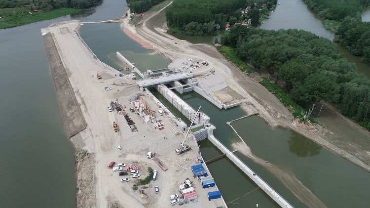 Újabb mérföldkőhöz érkezett a Mosoni-Duna vízszintjét is rehabilitáló beruházás