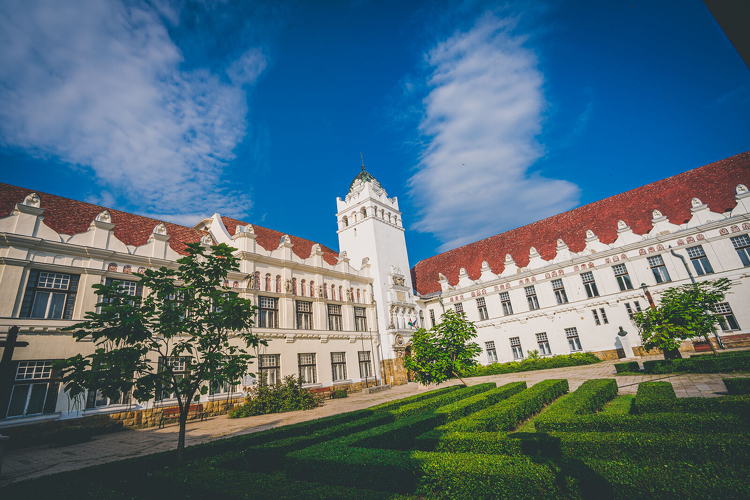 Több mint 100 éves épület születik újjá a Tokaj-Hegyalja Egyetemen