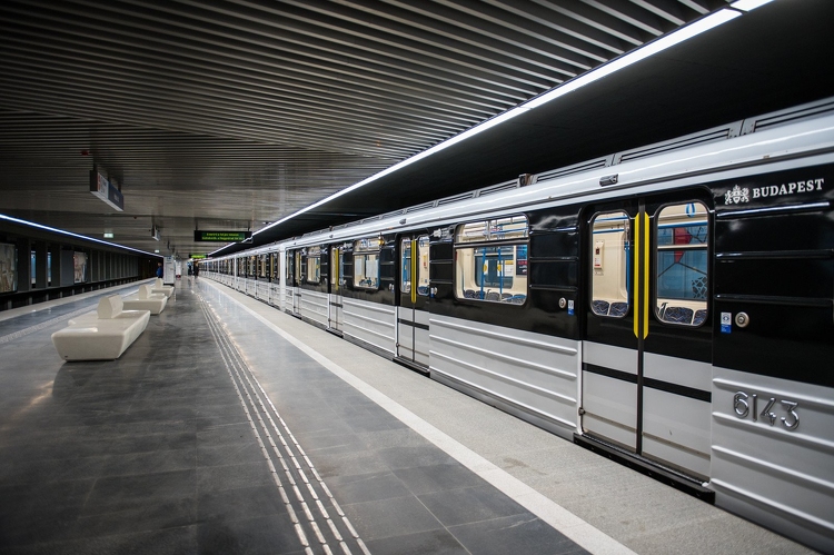 Metrófelújítás: két évvel korábban elkészültek a Pöttyös utcai és az Ecseri úti metróállomás liftjei