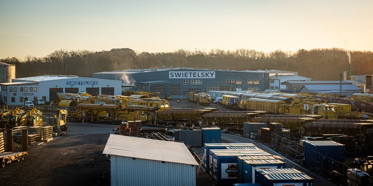 Több száz vasútépítő óriásgéppel készül a SWIETELSKY a tavaszi munkákra