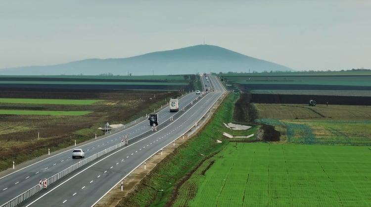 Már az utolsó simításokat végzik a borsodi régió új négysávos útján - videó