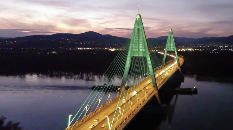 Ismét az ország legnagyobb karácsonyfája lesz a Megyeri hídból