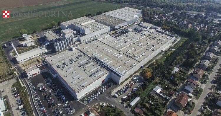 Bővíti kapacitását Európa egyik legnagyobb állateledel-gyára Bükön