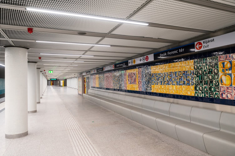 M3-as metró: exkluzív fotók a ma megnyíló Deák Ferenc tér és Ferenciek tere megújult állomásairól