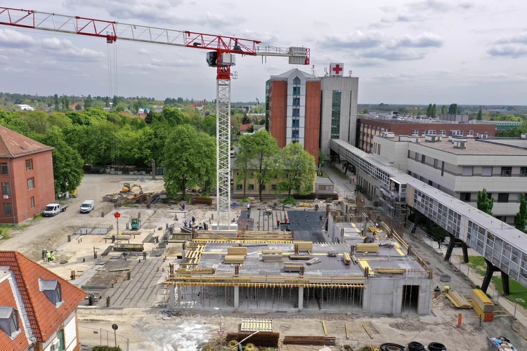 Már a szerkezetépítésnél jár Székesfehérvár kórházbővítése