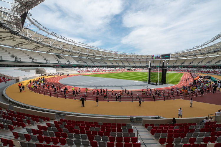 Több ezer fő vette birtokba a világbajnokság előtt a Nemzeti Atlétikai Központot
