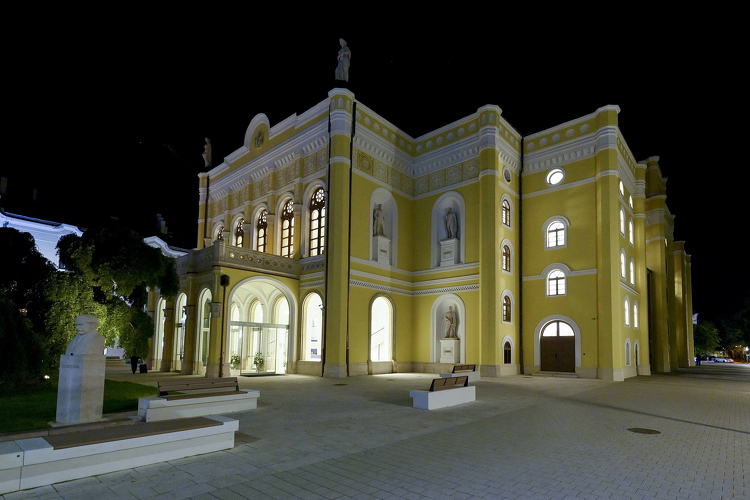 Megnyílt Debrecen felújított színháza, a Csokonai Teátrum