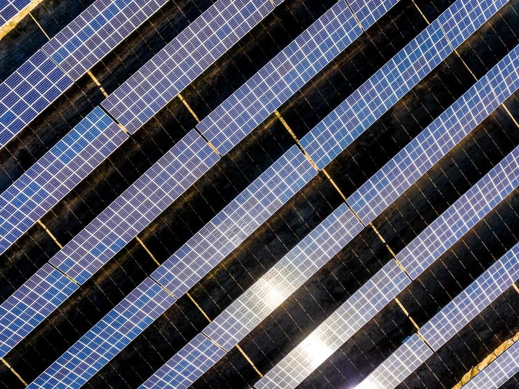 Közel harminc naperőművet épített fel javarészt barnamezős beruházásban az MVM Zöld Generáció