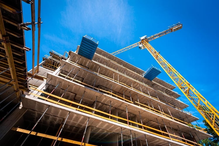 Mi rejlik a Bayer Construct rekordsebességű építkezései mögött?