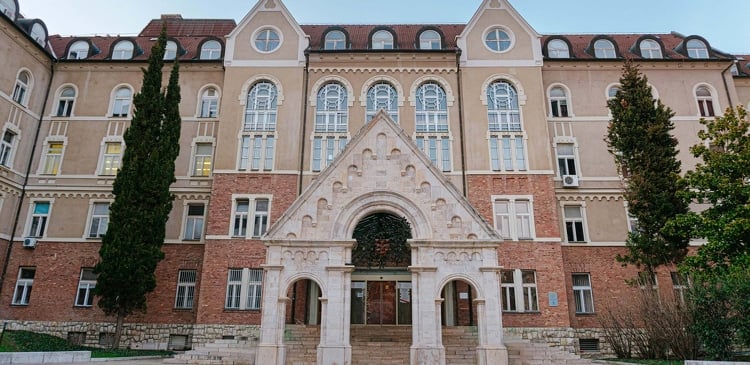 Két épületét is korszerűsíti a Pécsi Tudományegyetem