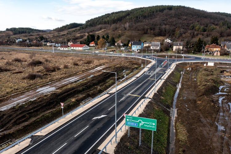 Új út épült Nógrádban - felhajthatnak az autósok Bátonyterenye elkerülőjére