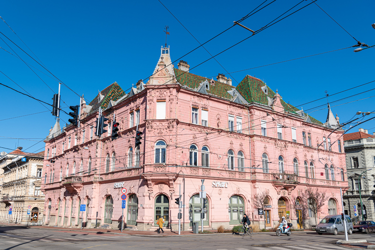 Megújul Szeged meghatározó épülete, a Lechner Ödön tervezte „eperház”