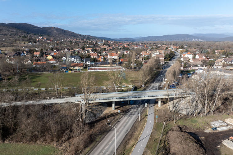Fontos híd újult meg a Dunakanyarban