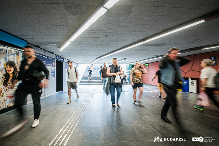 Átadták a megújult a Határ úti metróaluljárót