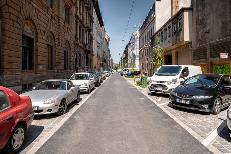 Az Andrássy út mellett újít fel egy nagymúltú útszakaszt a HE-DO