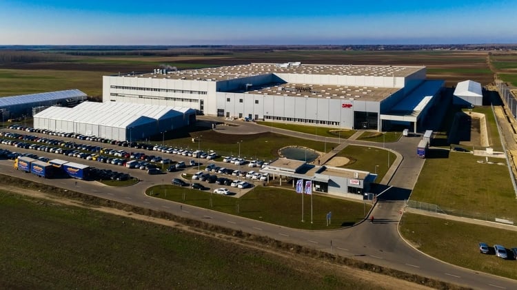 A BMW és a Mercedes beszállítója bővíti gyárait négy hazai városban 