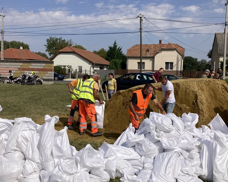 Az árvízi védekezést segíti az építőipari cég