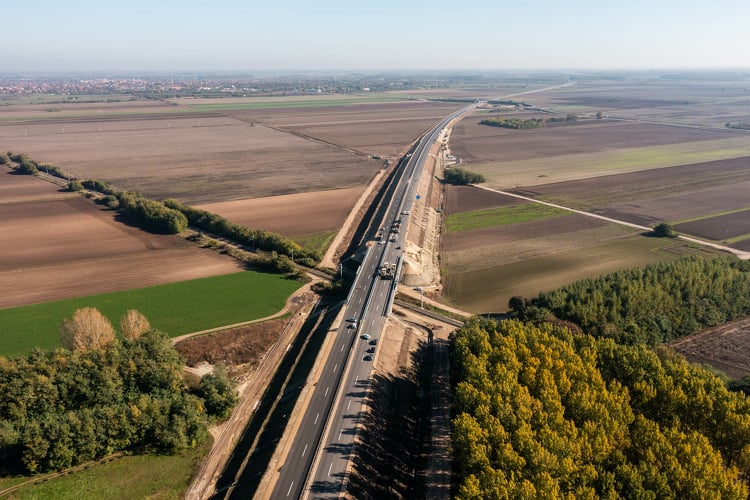 Néhány hónap és Kecskeméttől Békéscsabáig autózhatunk az M44-esen