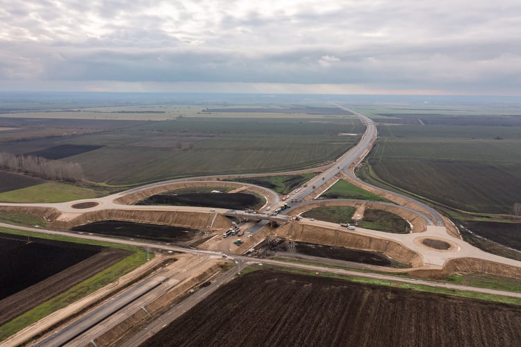 Már az M4-es teljes szakaszán aszfaltoznak Törökszentmiklós és Kisújszállás között