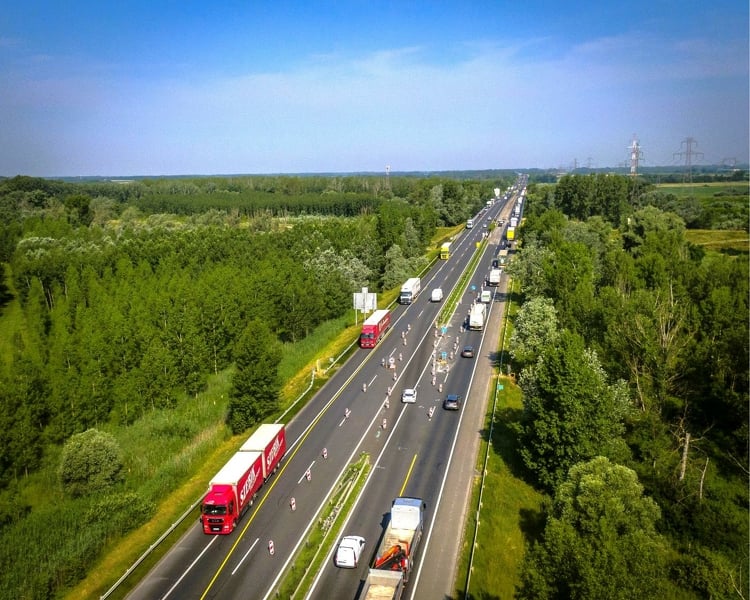 Legkésőbb szeptember elsején elkezdődik a főpálya bővítése az M1-esen