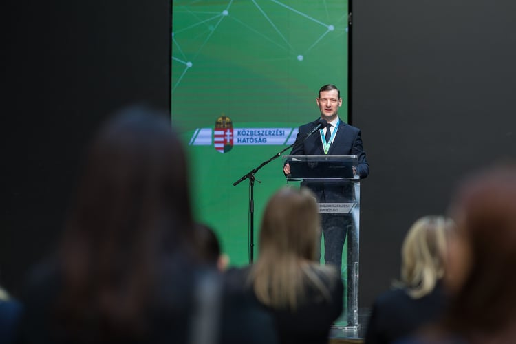 Egyszerűsödhet a közbeszerzési eljárásokba való bekapcsolódás