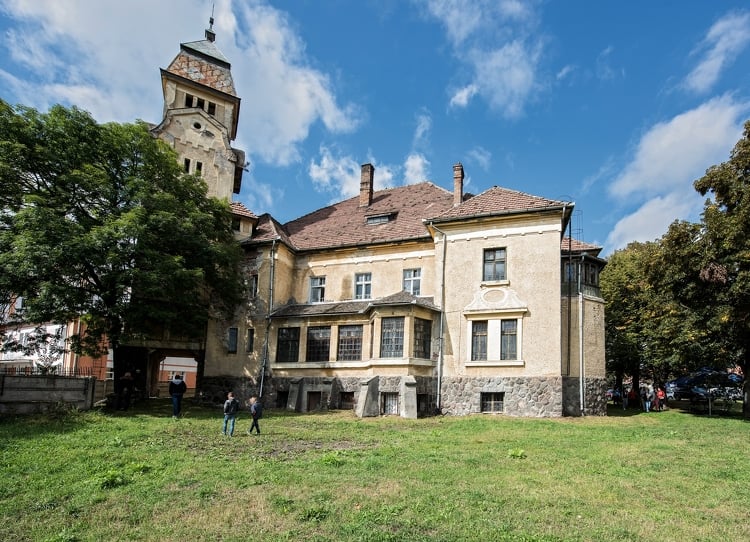 Szecessziós stílusú kastély felújítása folytatódik a Maros partján