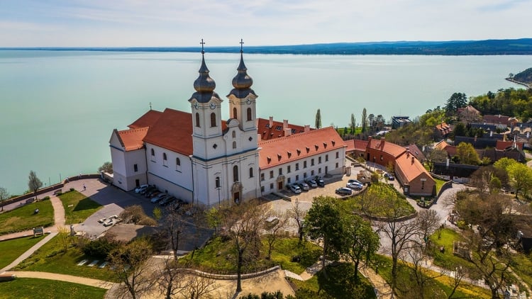 Magyarország egyik legjelentősebb történelmi épülete kapott átfogó felújítást