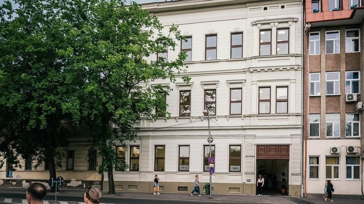 Ünnepélyesen felavatták a felújított műemléképületet, mely otthont ad az MCC nagyváradi központjának