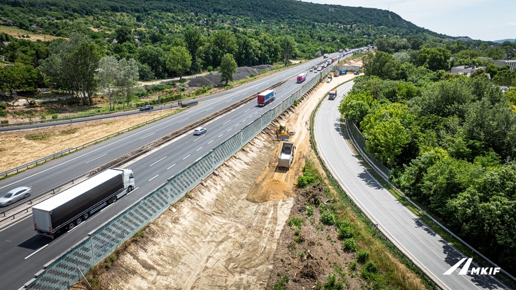 M1-es bővítés: elindult a töltésalapozás- és szélesítés - GALÉRIA