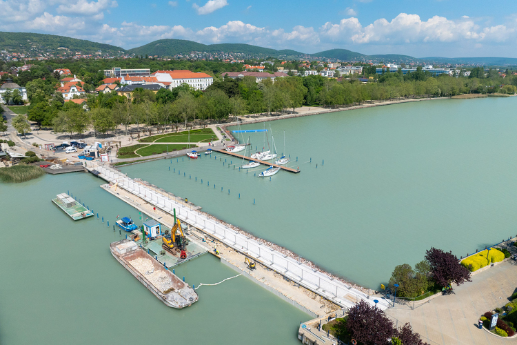 Építkezés a víz alatt és a víz felett – Így újul meg Balatonfüred kikötője