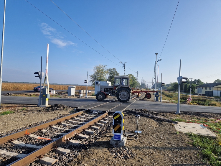 Üzembe helyezték a vasúti biztosítóberendezést Szeged és Röszke között