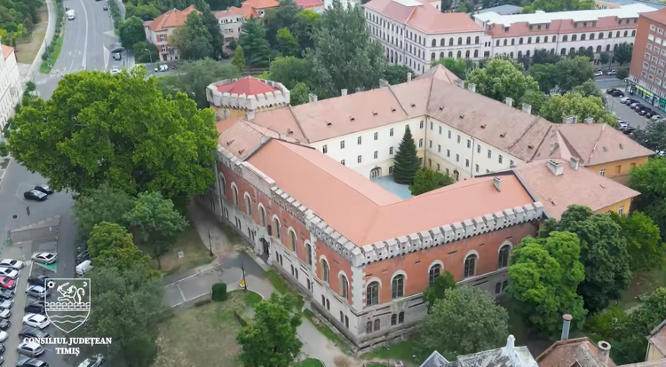 Két évtizede tervezett restauráció rajtol el a bánsági Hunyadi-kastélyon