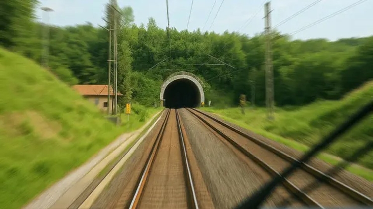 Egy 15 kilométeres alagút építésével folytatódik a dél-olasz gyorsvasút projektje