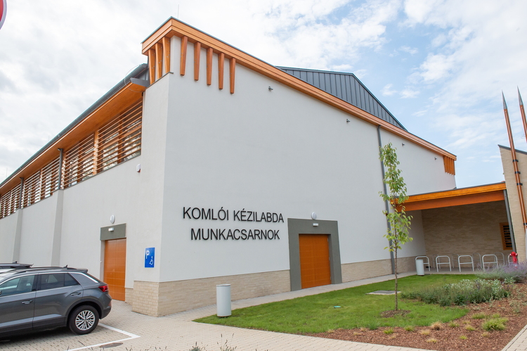 NB1-es kézilabda csapatnak otthont adó kisváros új sportlétesítményét adták át