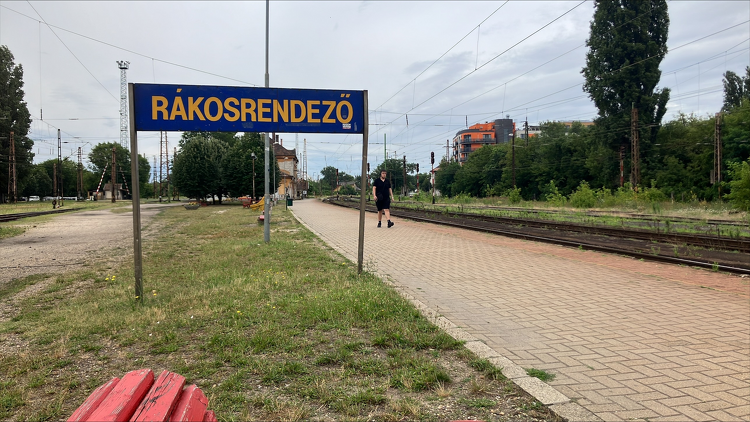 ÉKM: a villamos, a vasút, a felüljáró és földalatti fejlesztés továbbra is része a rákosrendezői beruházásnak