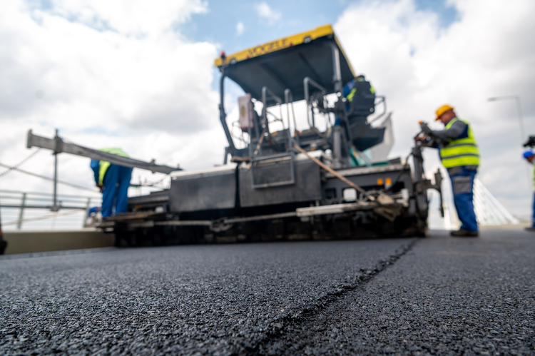 Fővárosi agglomerációs város belső összekötő útját modernizálták